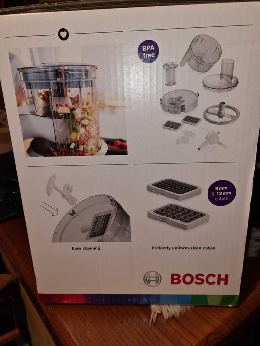 Vând adaptor bosch MUM5 pentru taiat cuburi . Este nou în cutie