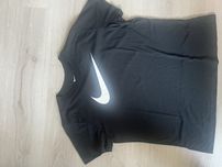 Тениска на Nike