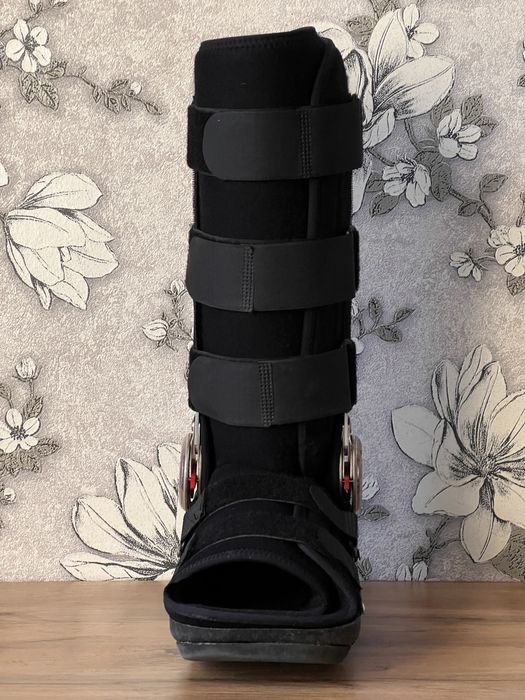 Ортез голеностопного сустава регулируемый с шарниром