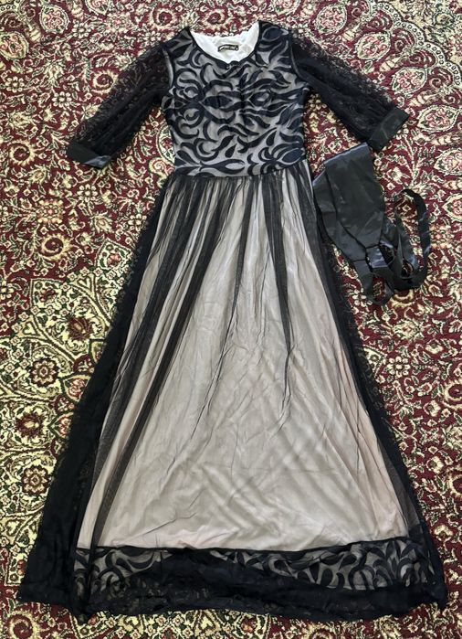 Продается платье вечернее б/у.