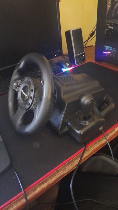 Игровой руль для компьютера