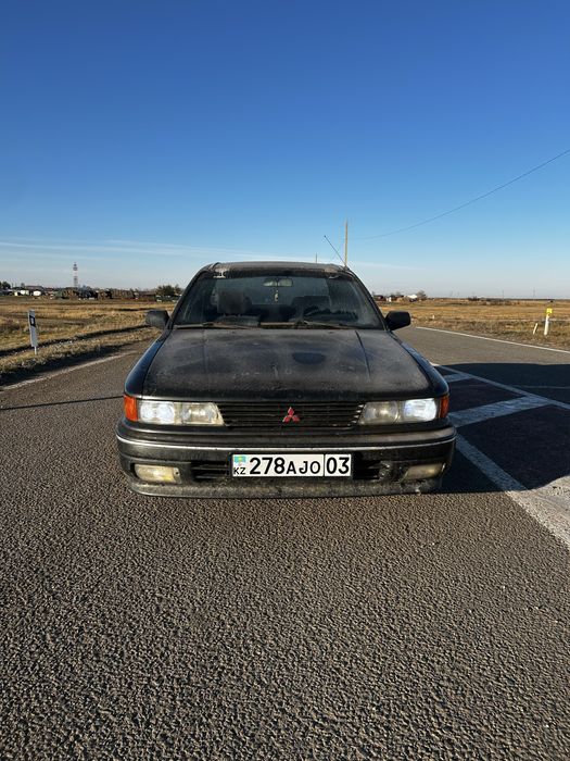Mitsubishi Galant 6