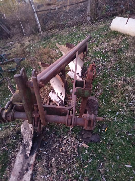 Vând plug românesc