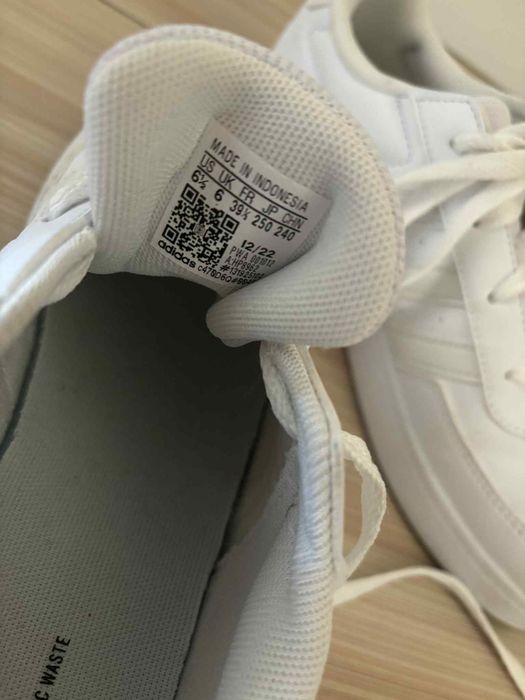 Маратонки адидас дамски