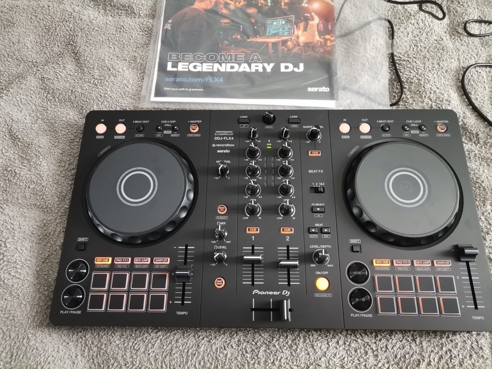 Pioneer DJ DDJ-FLX4 nou