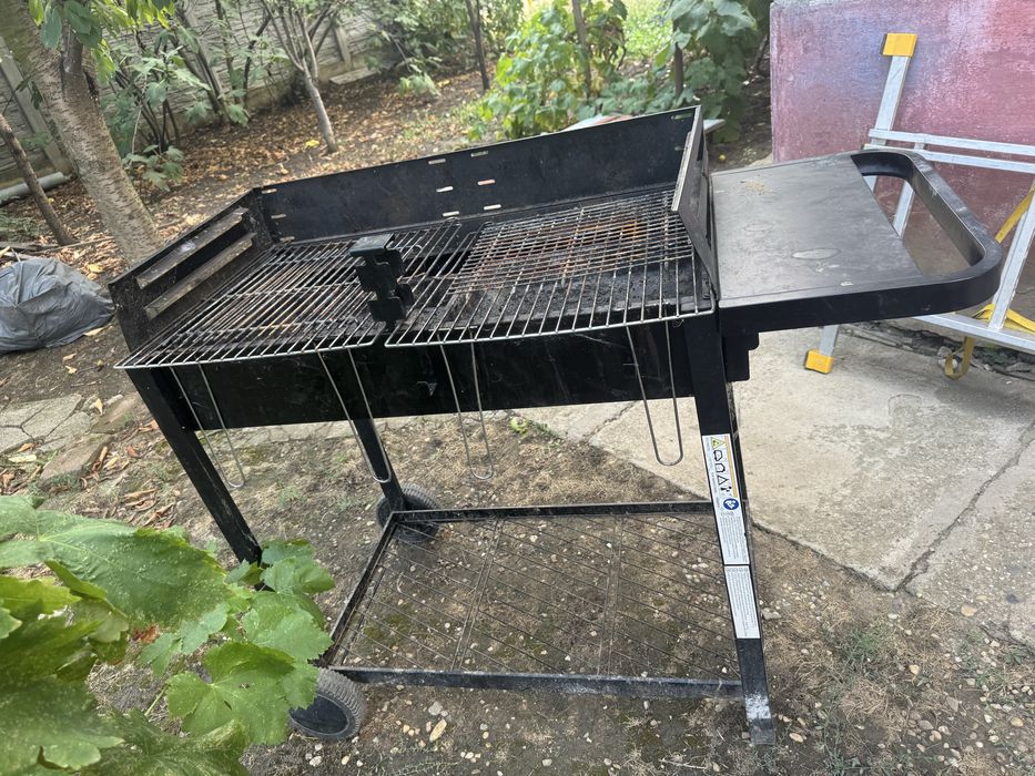 Gratar mobil de gradina