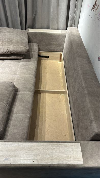 Диван раскладой в идеальном состоянии