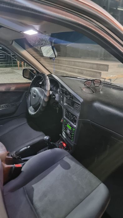 Nexia 2 dons sotiladi 
Yili 2010 
Prabegi 253ming
Benzin+gaz
 Holati