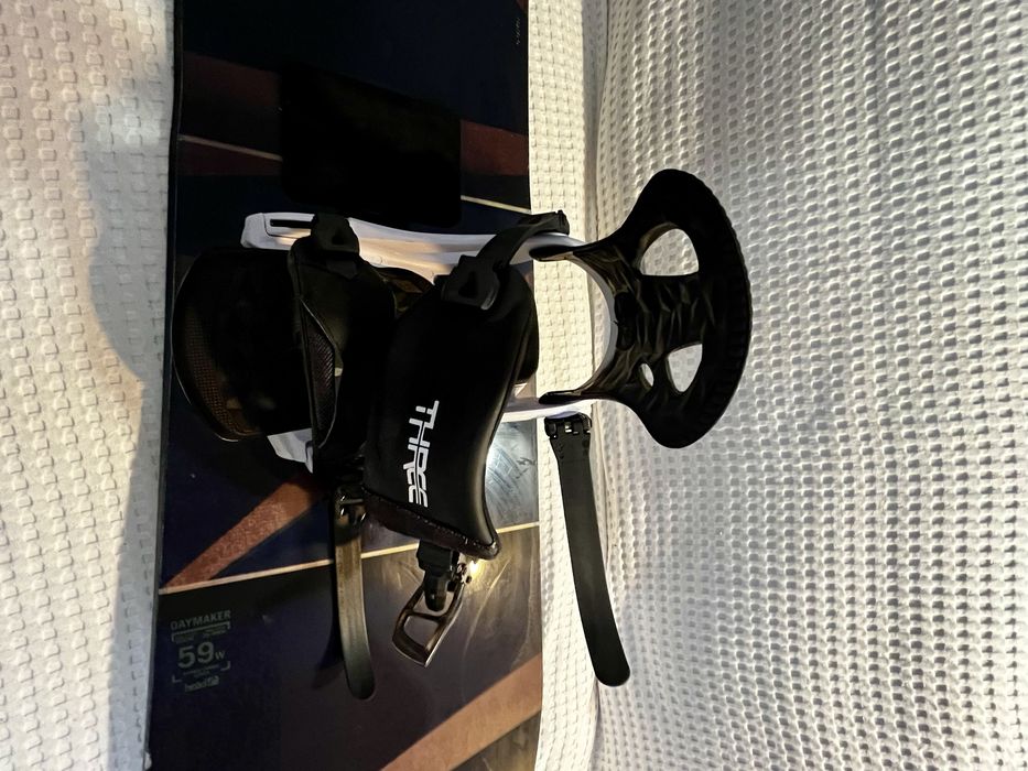 Snowboard HEAD Daymaker 159W + legături THREE