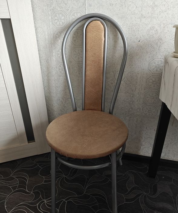 стулья кухонные 4 штуки