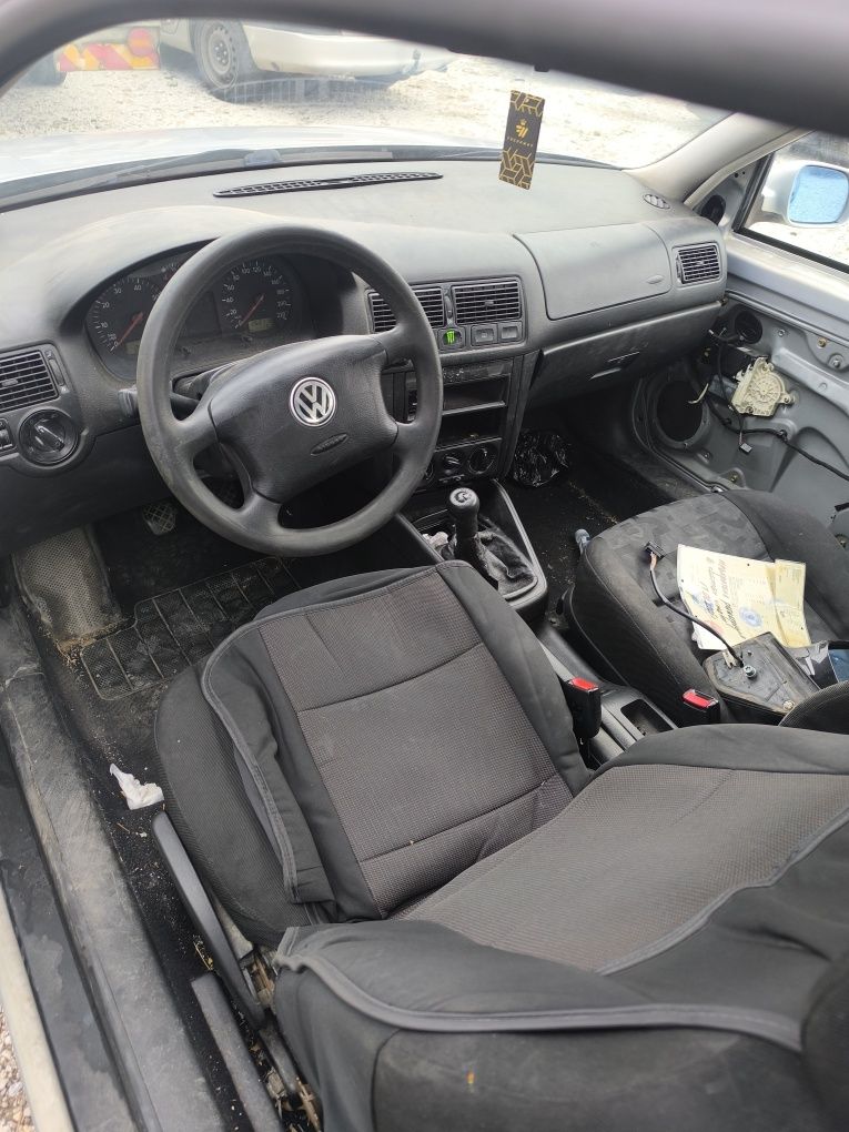 VW Golf 4 1.4 75к.с. НА ЧАСТИ