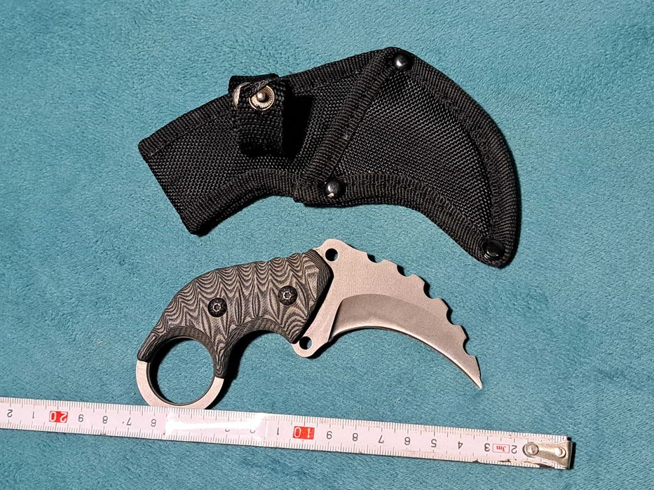 Cutit utilitar de camping