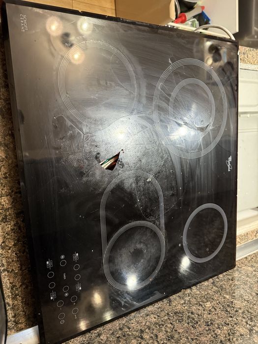 Стъклокерамичен плот котлон за вграждане (за ремонт или за части)