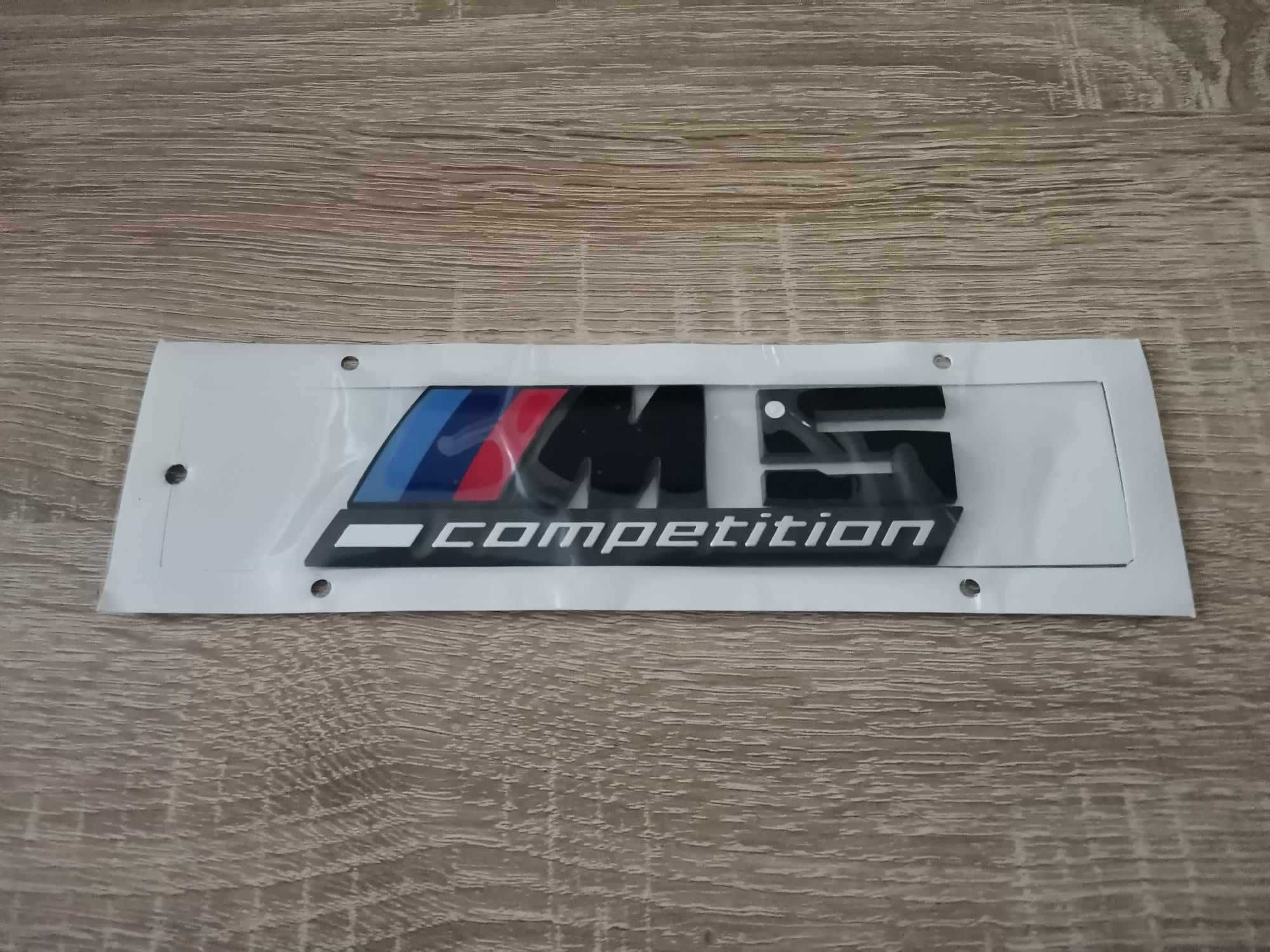 черна емблема BMW M5 Competition