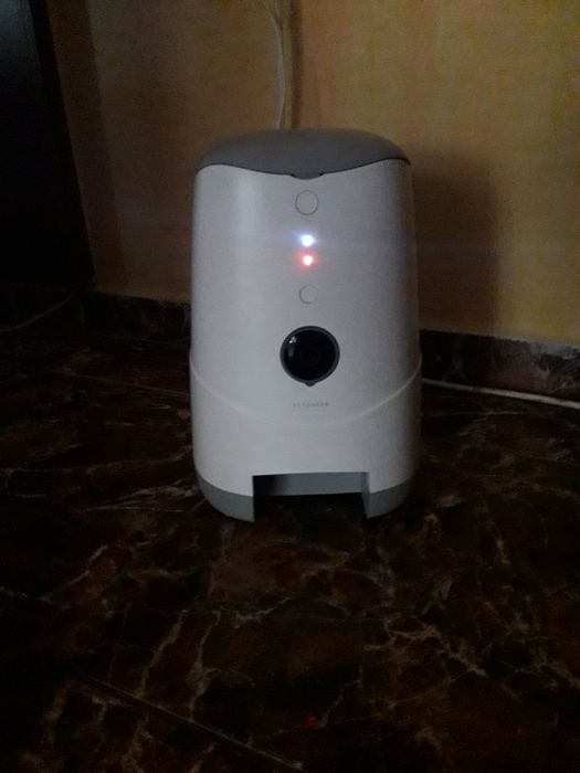 Aparat pt mancare pisica catel