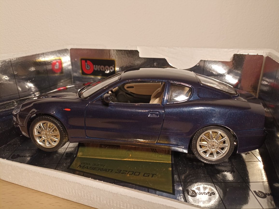 Maserati macheta auto la scara 1:18 bburago