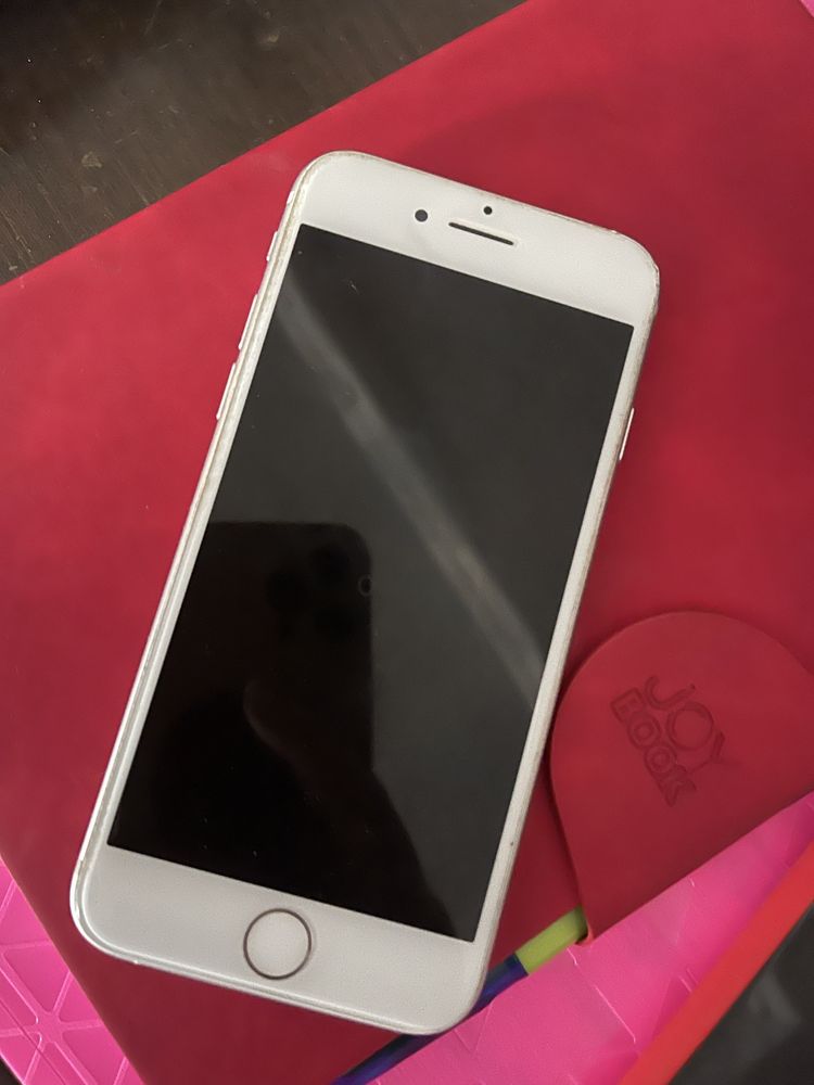 Iphone 8 256gb в отличном состоянии с коробкой