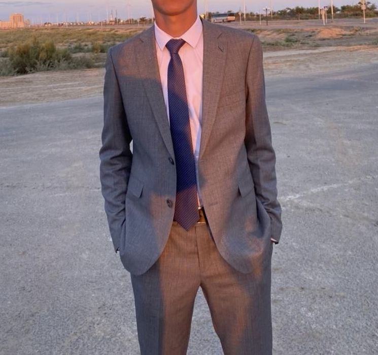 Костюм мужской в идеальном состоянии