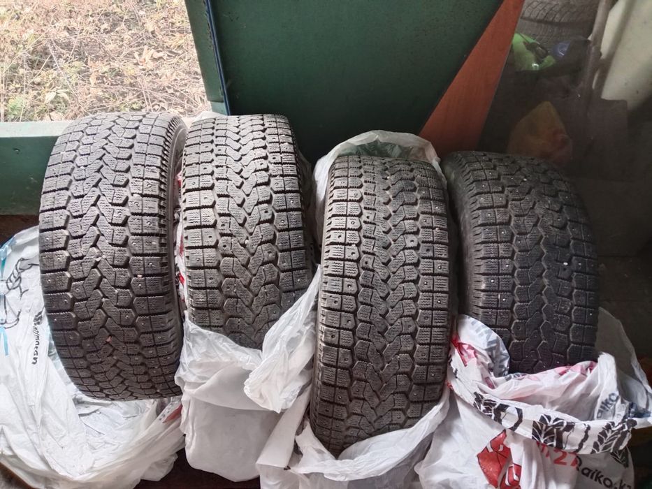Продам шины с дисками на авто