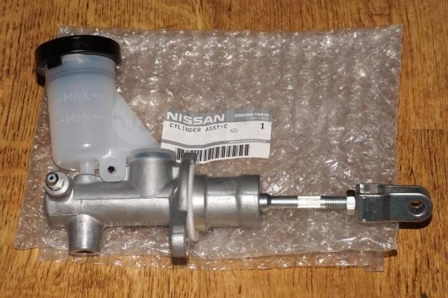 Главный цилиндр сцепления Nissan maxima