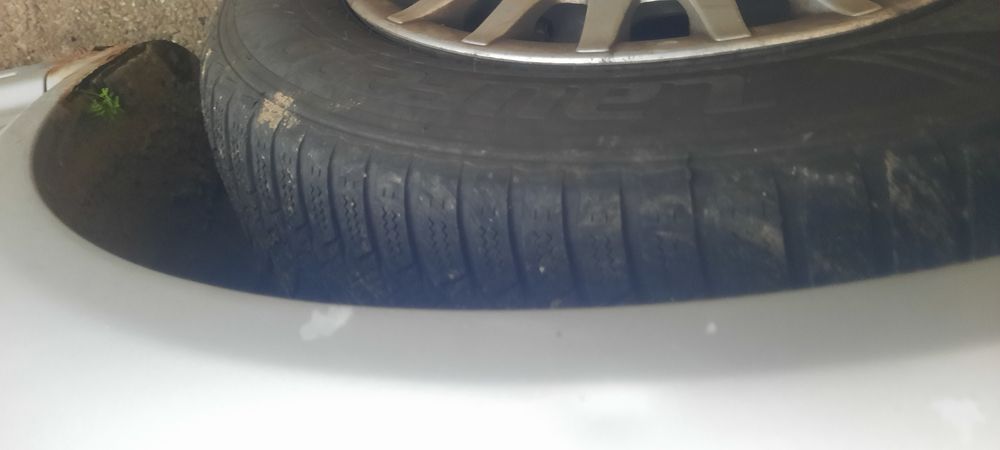 VW GOLF GOLF IV  din 2001 motor 1.6 benzină  cutie automata.Merge  AC