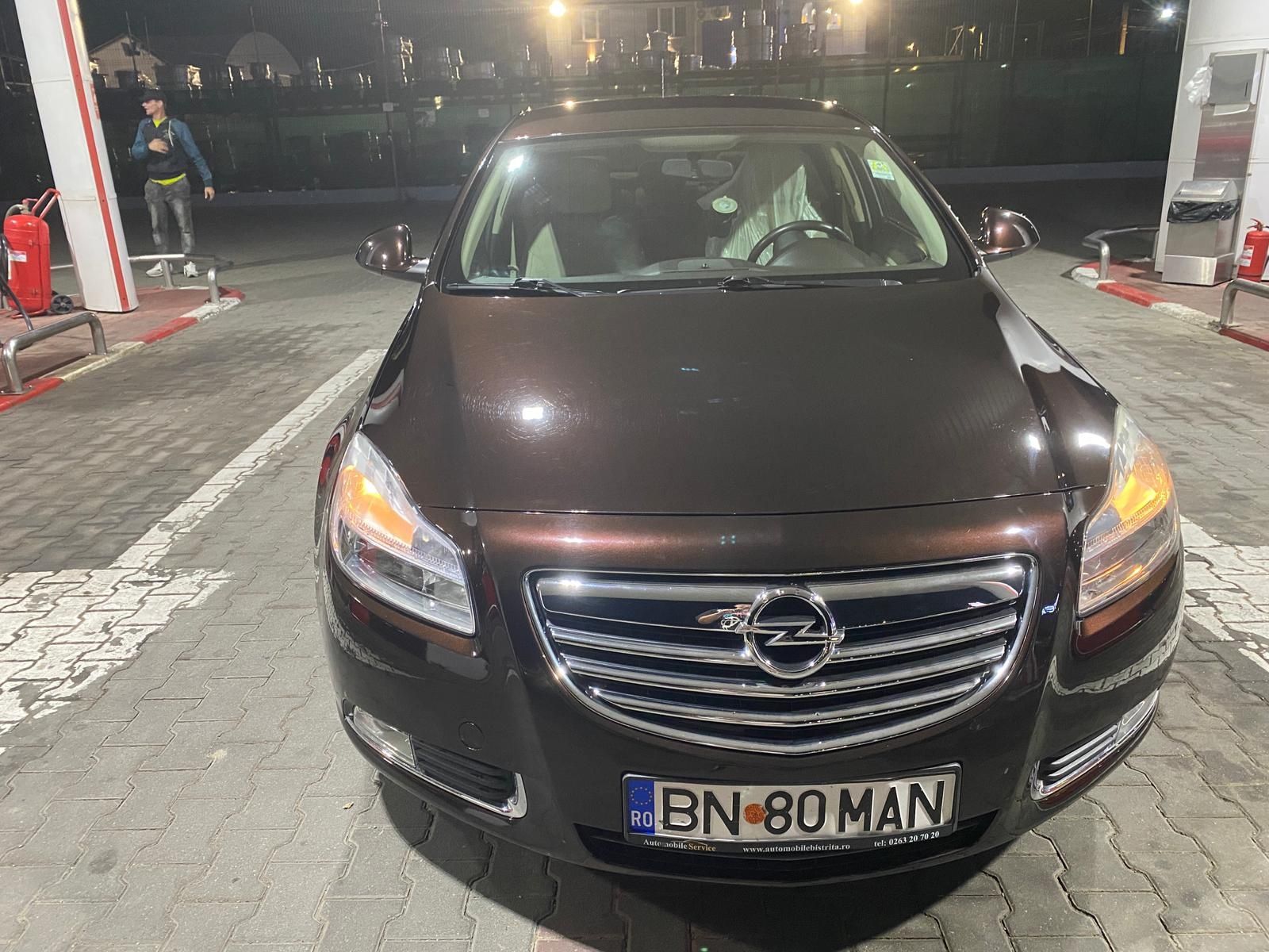 Vând Opel insignia pret bun negociabil