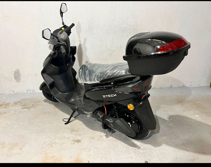 Scuter Ztech 36 fara permis 1800W - autonomie extinsa