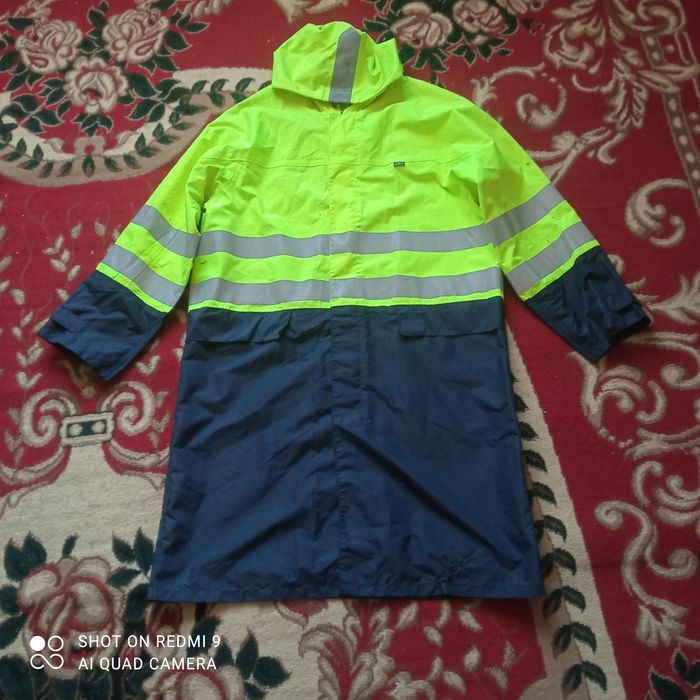 Плащ  дождавик сотилади