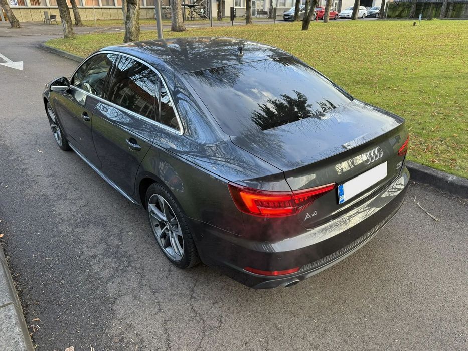 Audi A4 Audi A4 2.0 TFSI Quattro 252cp 2018 – TVA deductibil