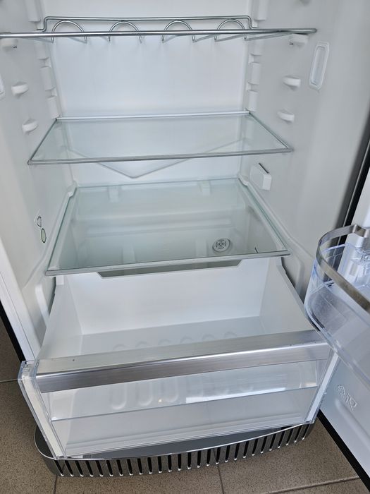 Ретро хладилник с камера KitchenAid