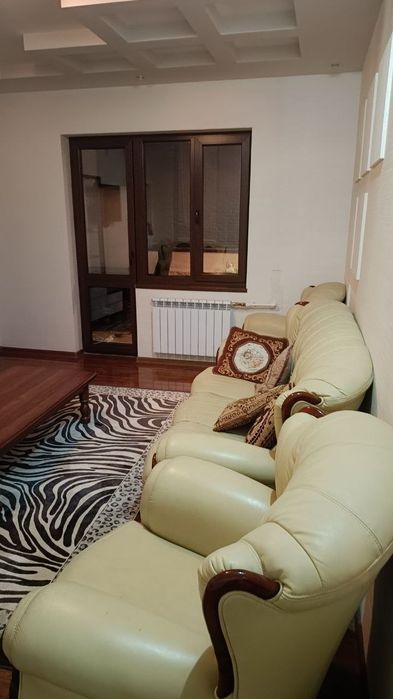 Сдаётся в аренду 3х комнатная квартира. Мирабадский район