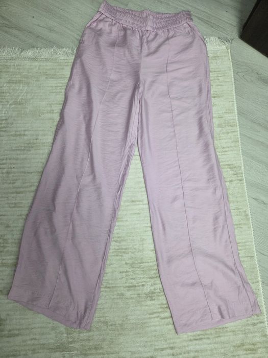 Pantaloni subțiri eleganți, casual evazați