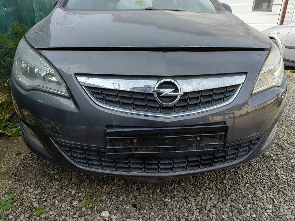 Opel Astra J de dezmembrat