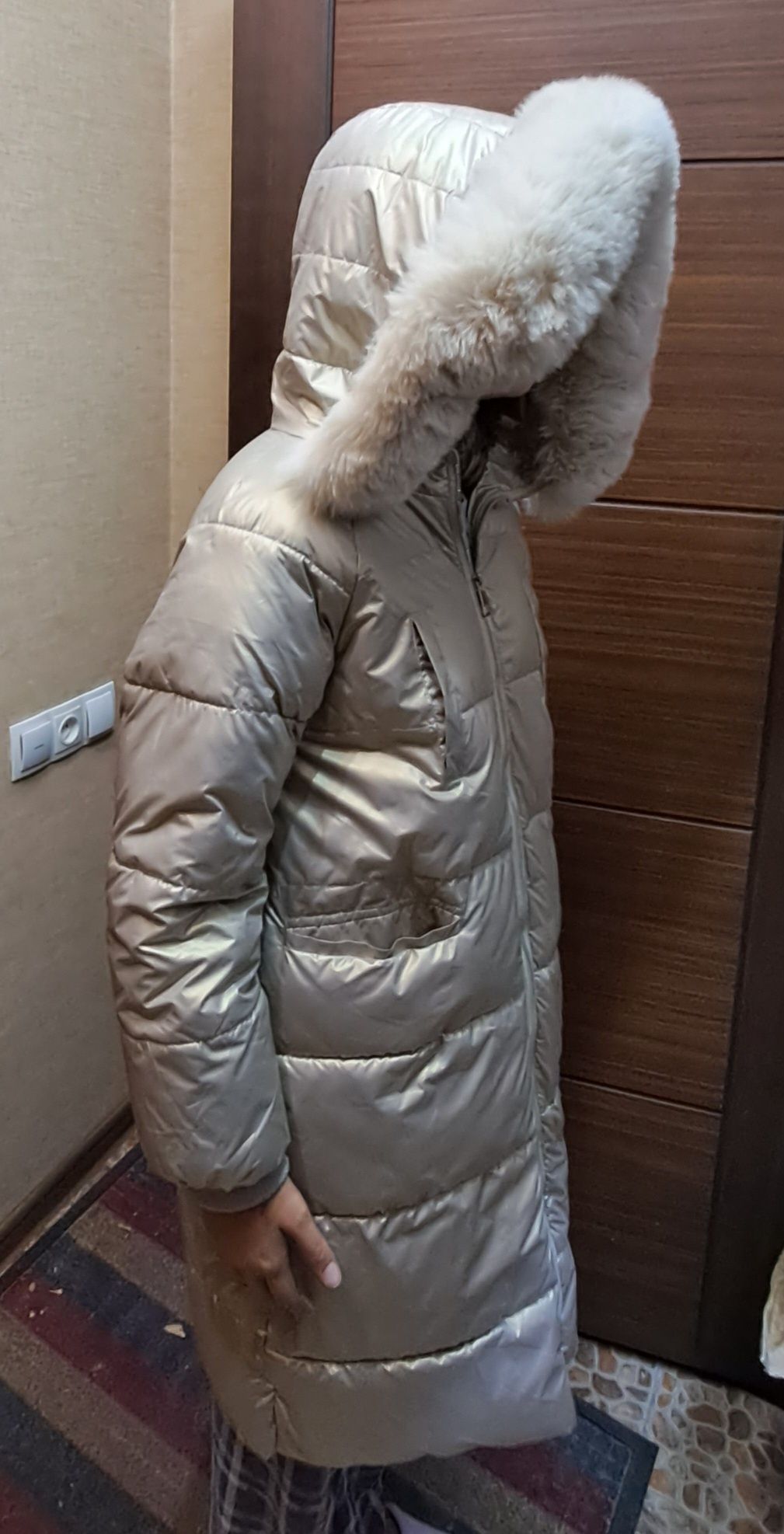 Продам зимнюю куртку в отличном состоянии