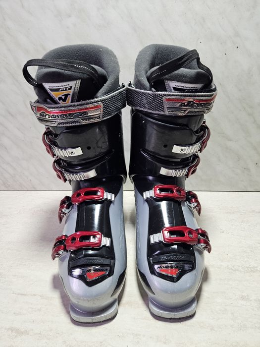 Clapari ski schi Nordica  mondo  28-28,5  corespunde mărimii 43-44