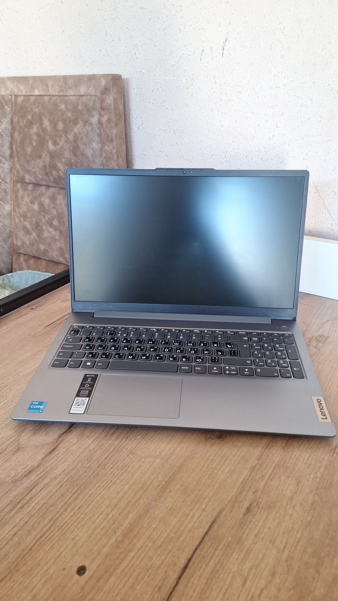 Срочно Lenovo IdeaPad Slim 3 15IRU8



ичига:

Ram: 8 gb
Ssd: 256 gb
c