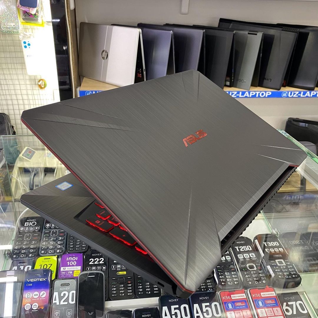 ASUS TUF Gaming FX504 Series