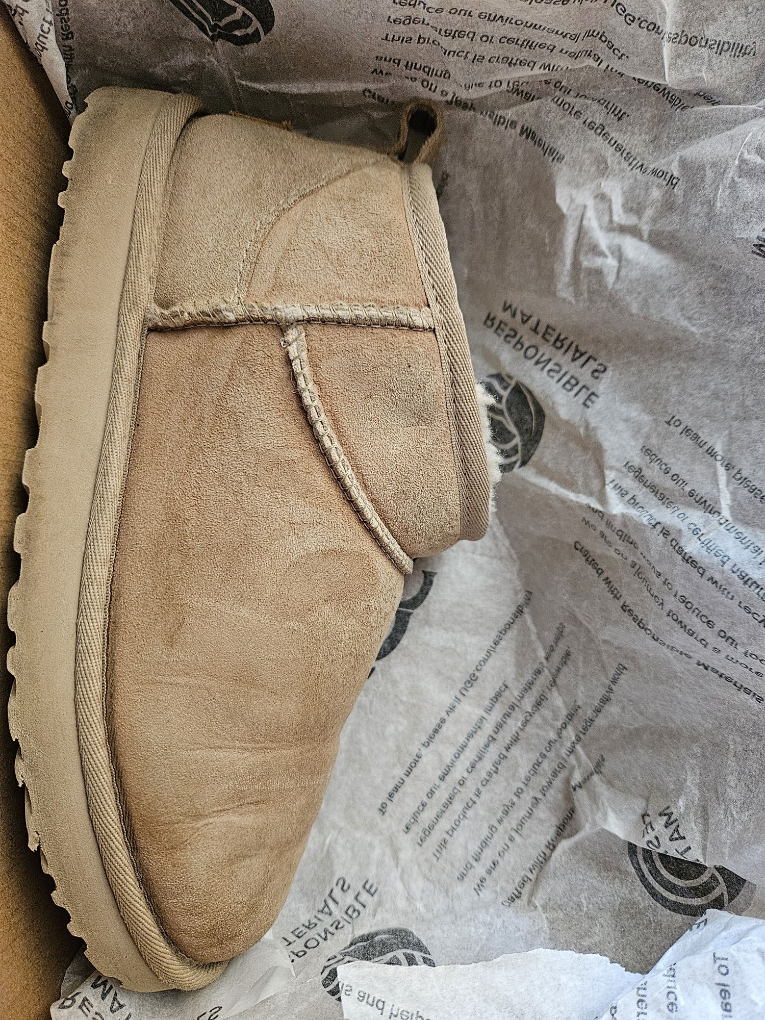 Оригинални боти ugg ultra mini, размер 39