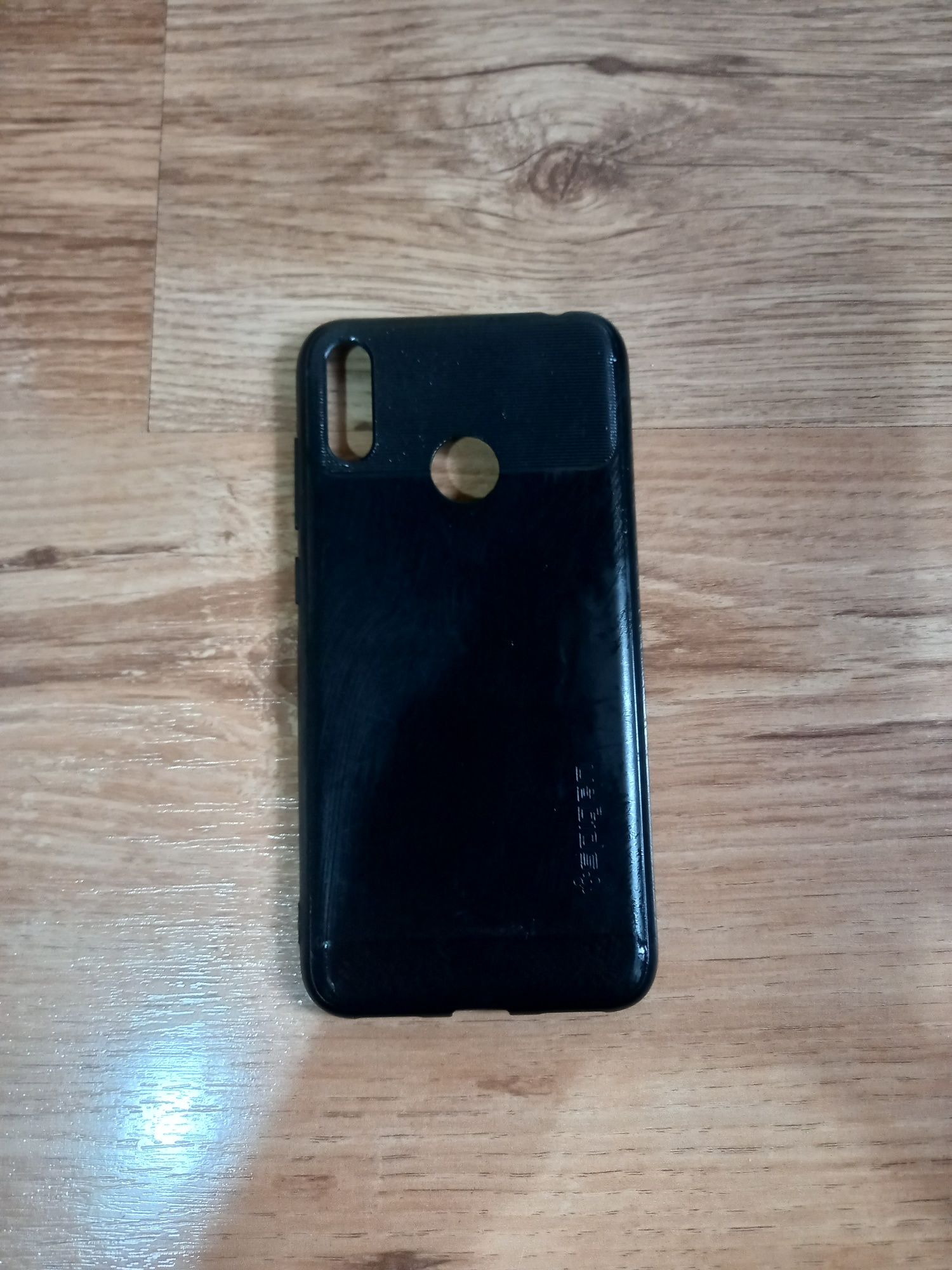 Телефон Huawei Y7