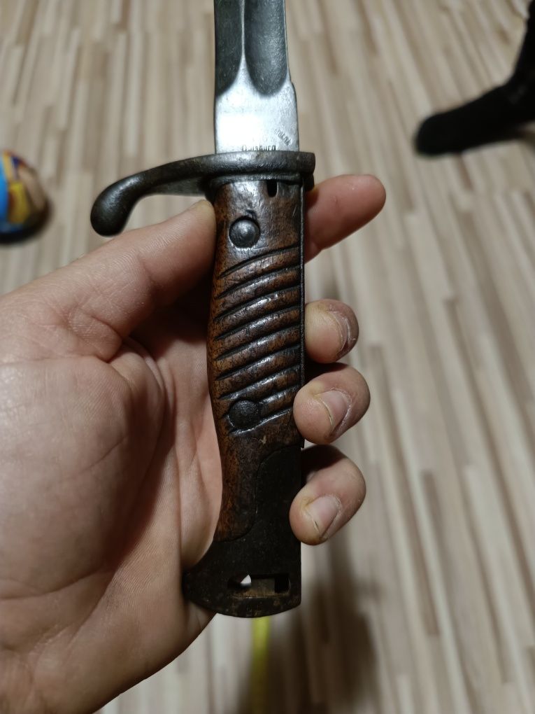 Продавам стар Щик