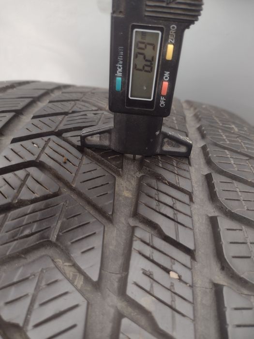 Перфектни 2бр.295/40/21 Pirelli SW dot3119