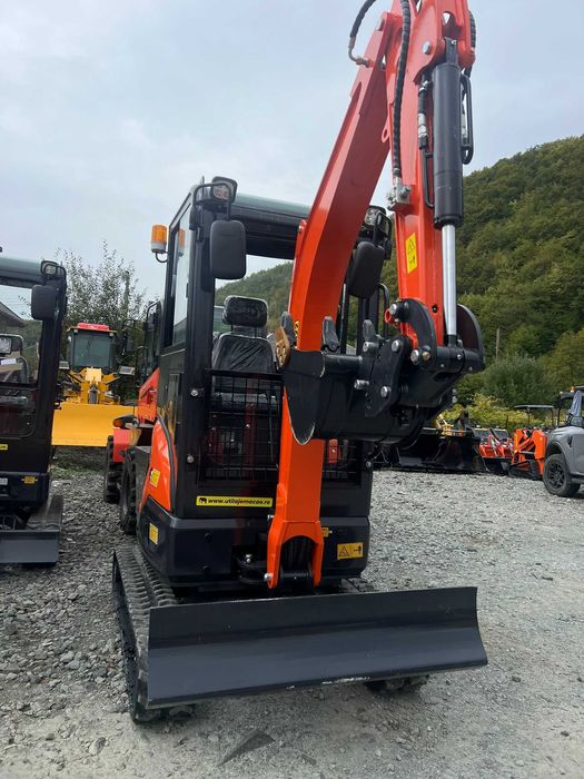 Miniexcavator MACAO STX22