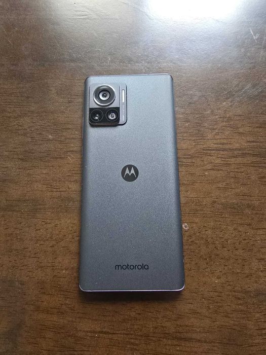 Motorola edge 30 ultra android 15, stare excelentă