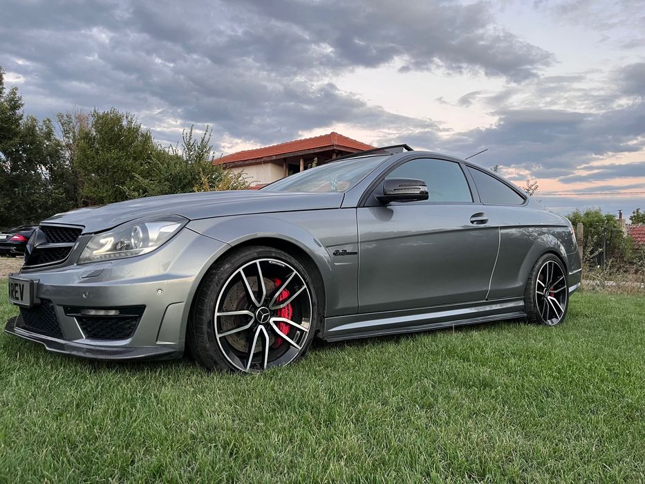 Mercedes Benz c63 AMG