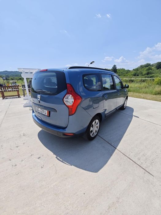 Dacia lodgy albastra
