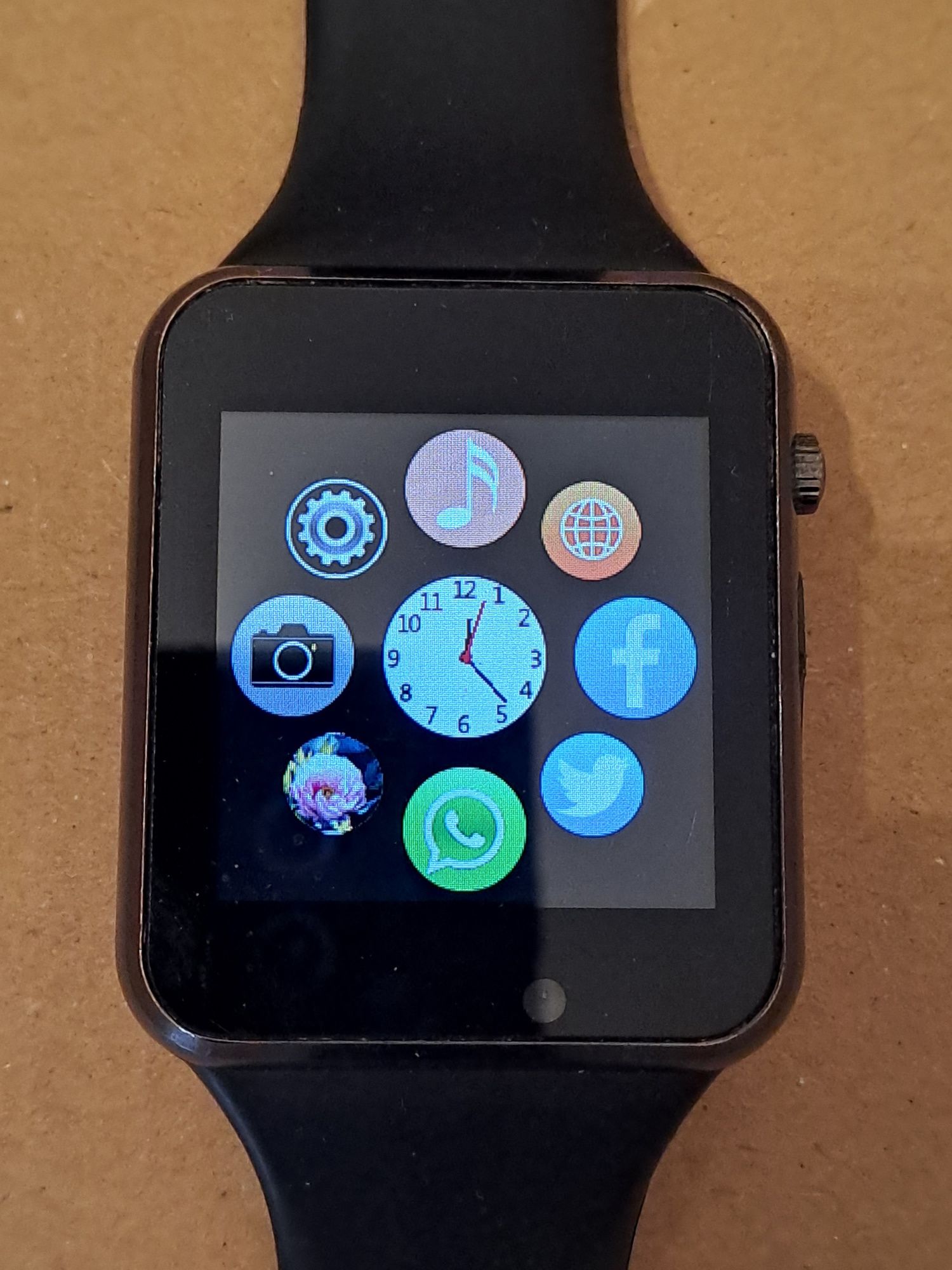 Vând  SmartWatch