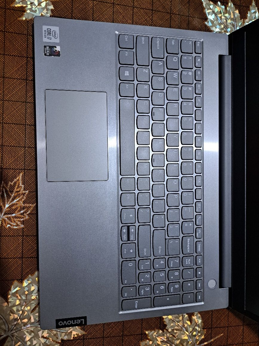 Vând sau schimb laptop Lenovo ThinkBook în stare excelentă, cu pc