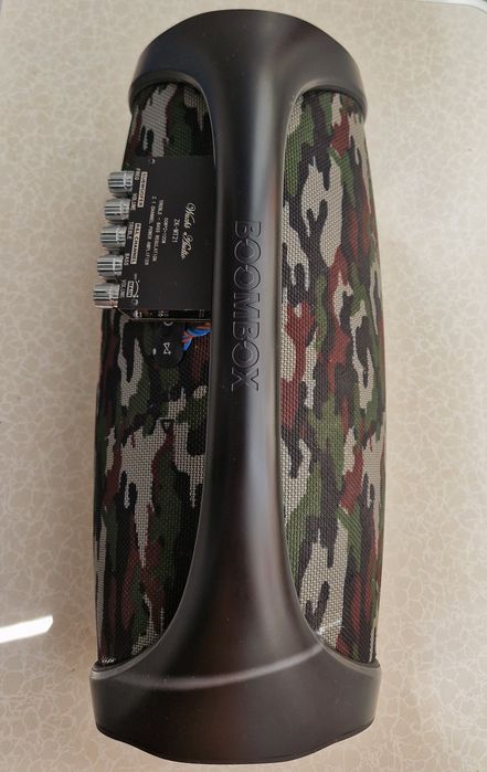 Jbl boombox înlocuită placa de baza cu amplificator