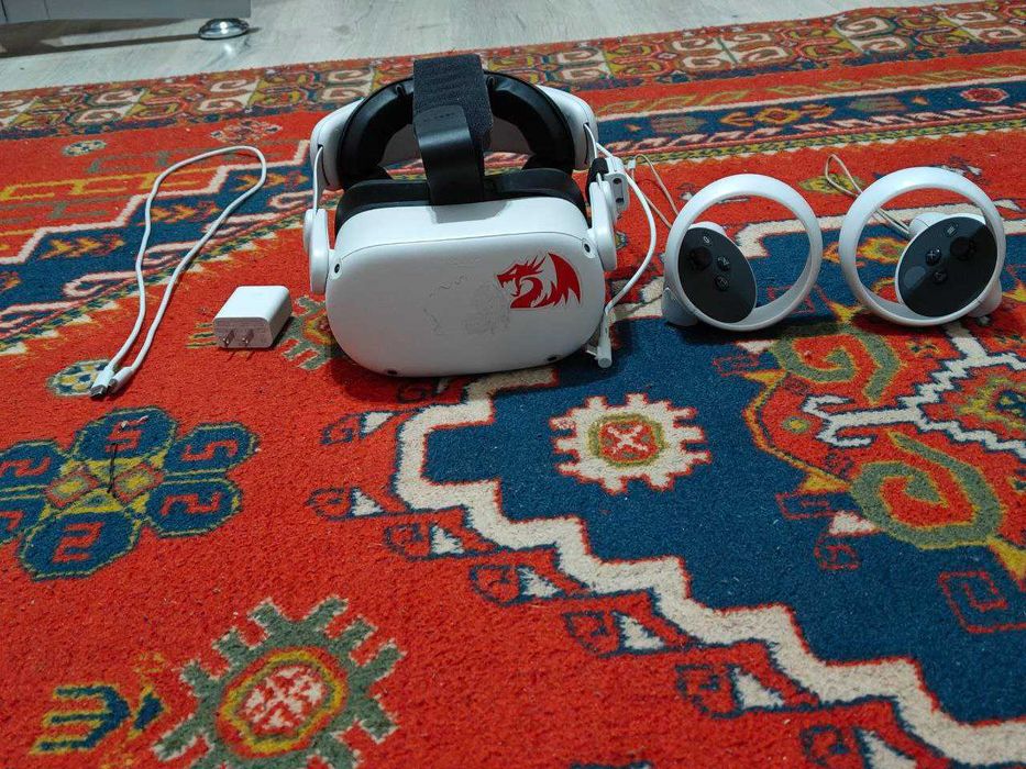 Очки виртуальной реальности Meta Quest 2 + доп аккумулятор б/у