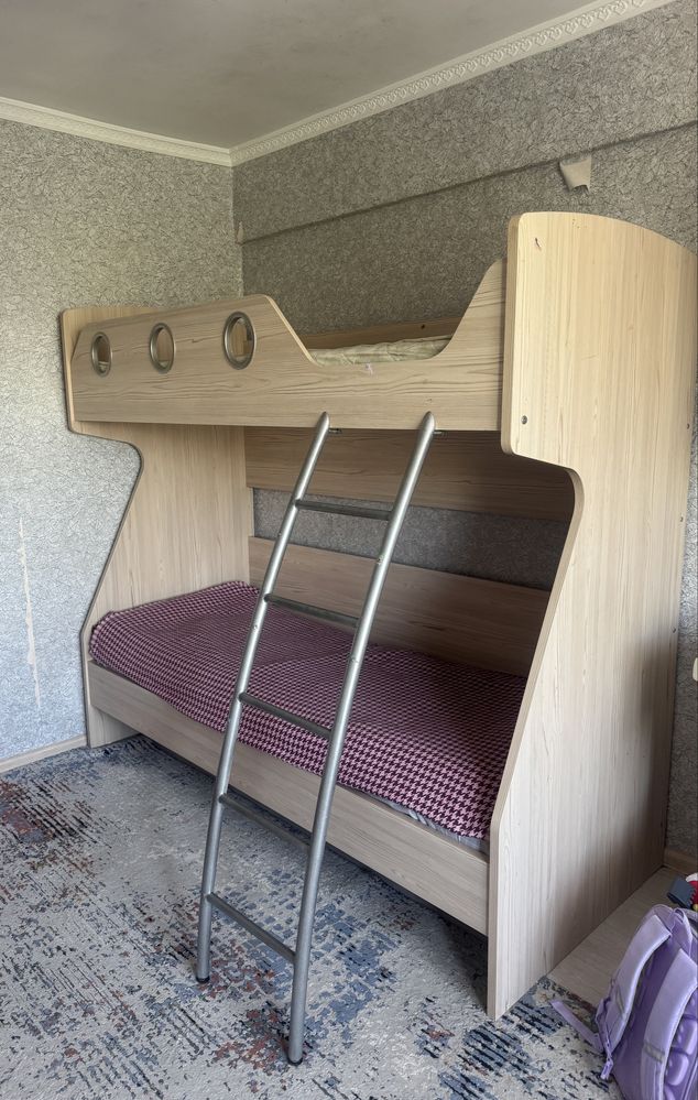 Продается 2-х Ярусная кровать
